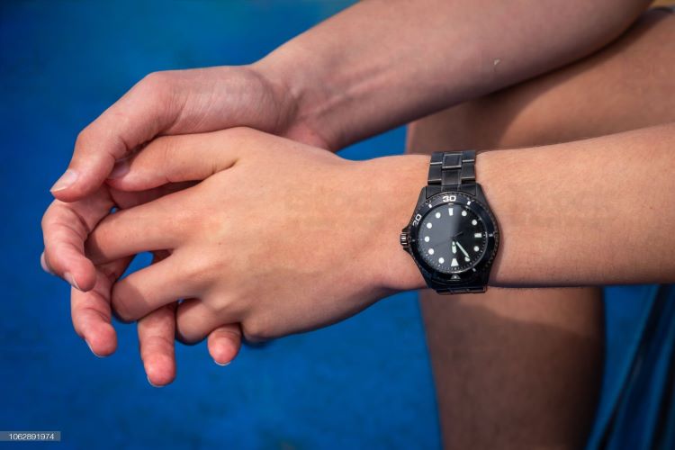 10 Stylish Small Dive Watches for Every Wrist Size